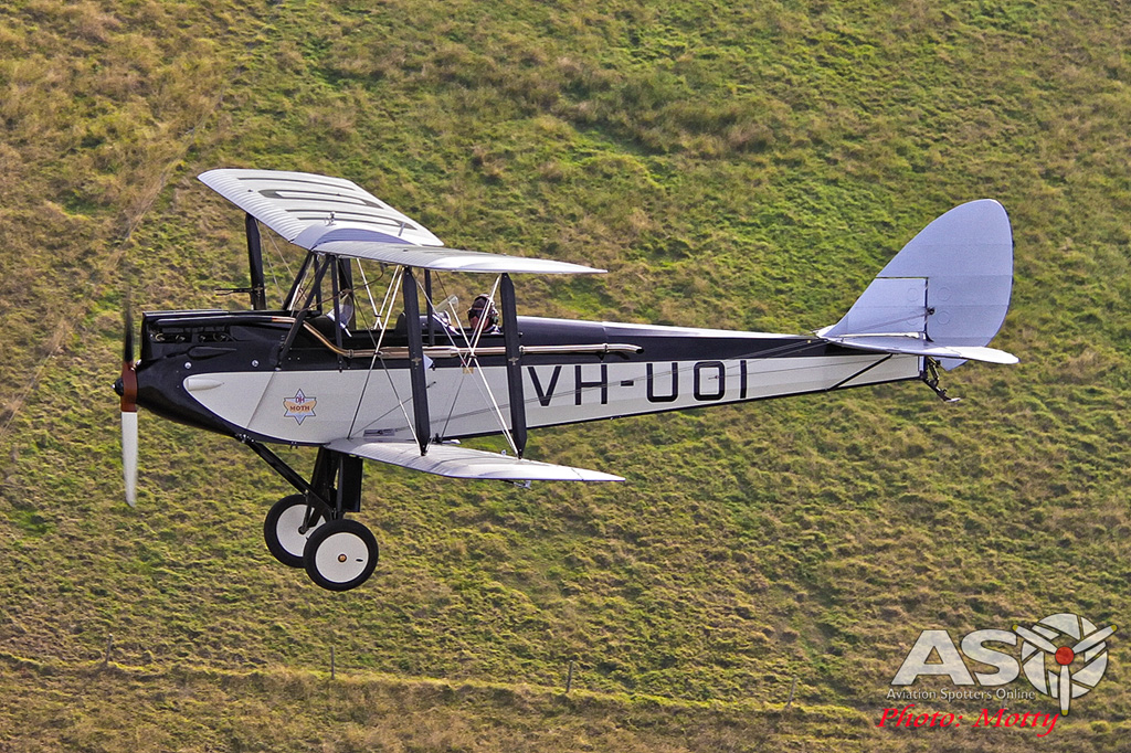 mottys dh-60m gipsymoth vh-uoi-048