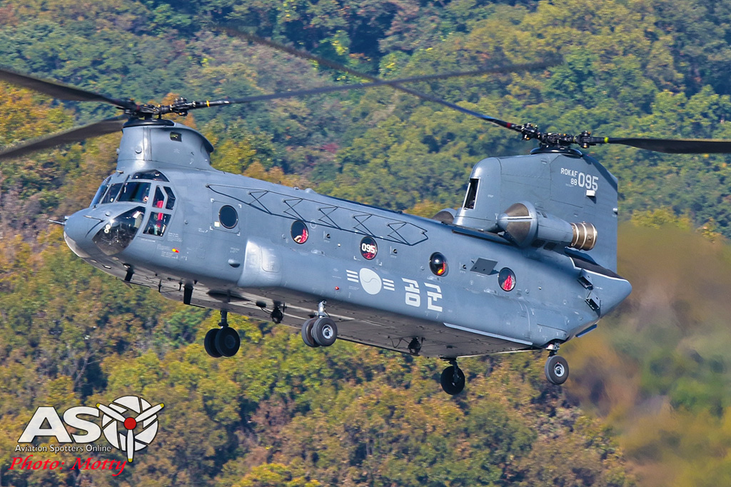 Mottys-ROKAF-CH-47-Chinnook-Seoul-ADEX-2017-5-SUN-0640-ASO