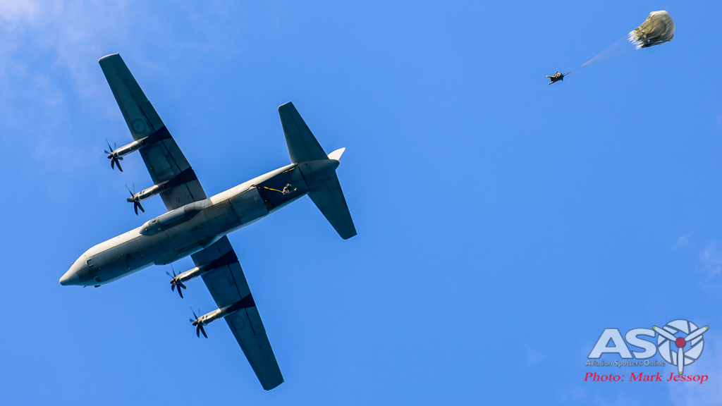 Eexercise-Northern-Shield-sat-para-drop