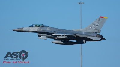 USAF F-16C launching into flight